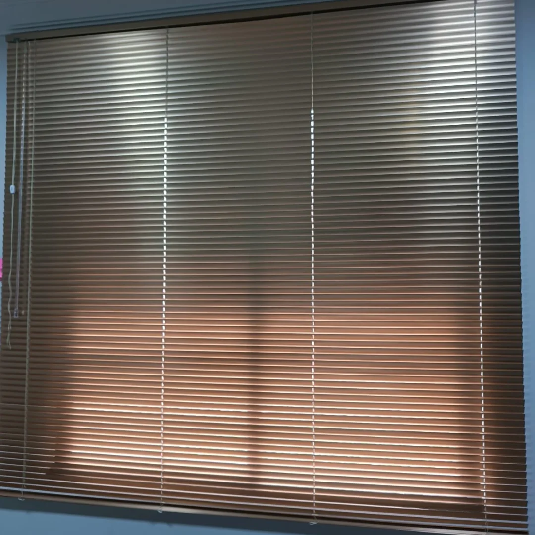 Persiana horizontal de alumínio marrom